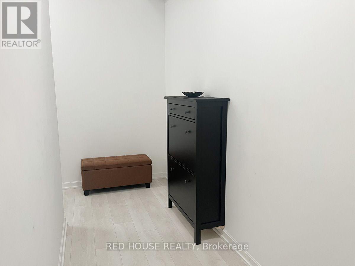 401 - 1285 Dupont Street, Toronto, Ontario  M6H 0E3 - Photo 2 - W13606084