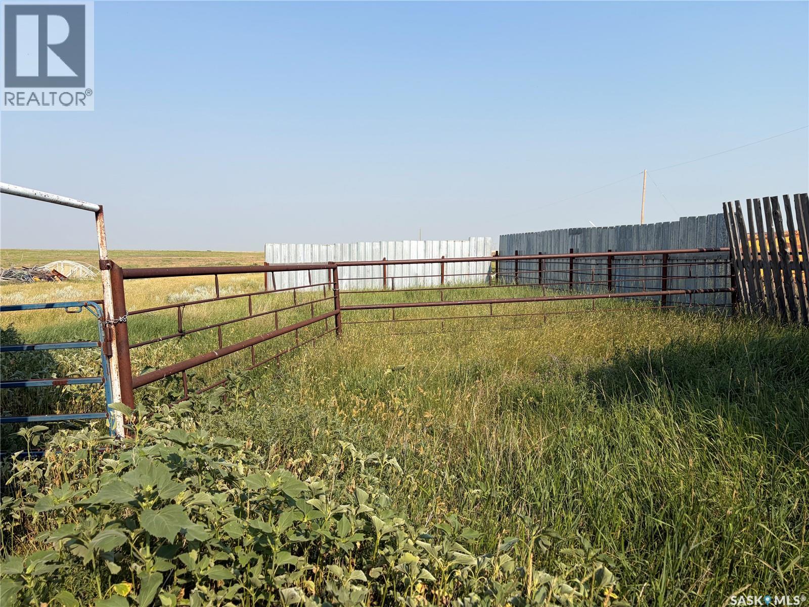 Davidson Farm, Maple Creek Rm No. 111, Saskatchewan  S0N 1N0 - Photo 17 - SK043681