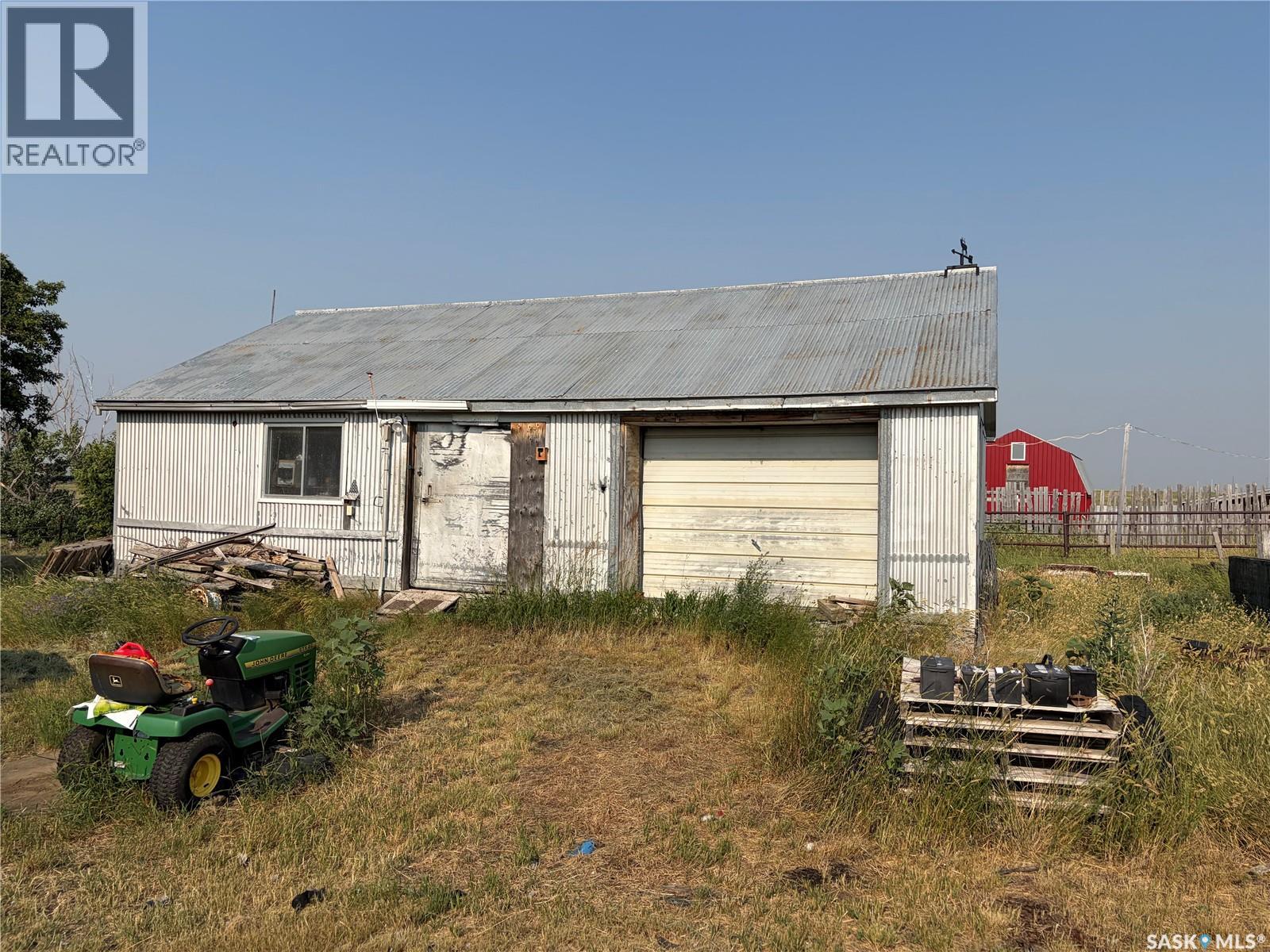 Davidson Farm, Maple Creek Rm No. 111, Saskatchewan  S0N 1N0 - Photo 19 - SK043681