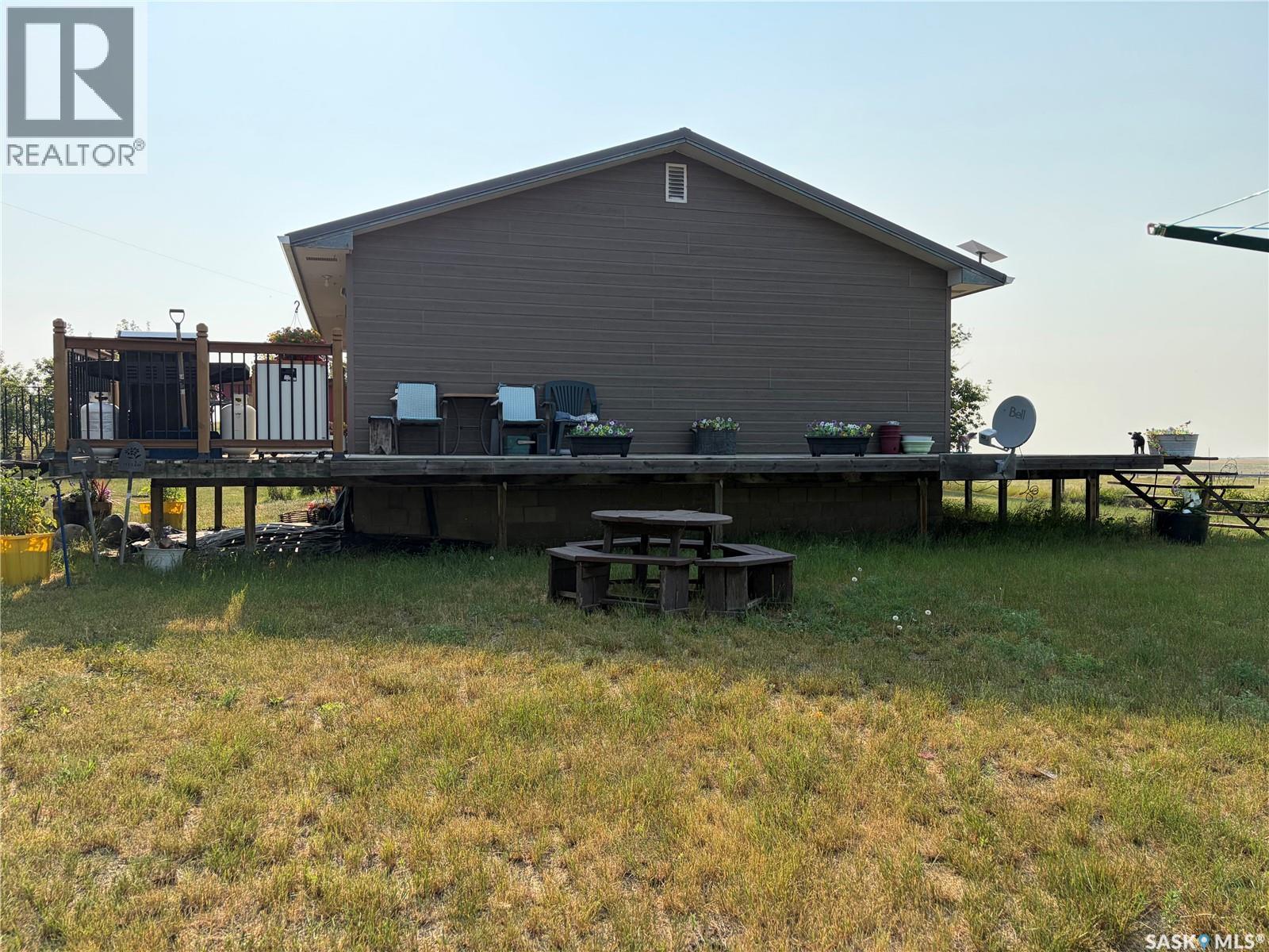 Davidson Farm, Maple Creek Rm No. 111, Saskatchewan  S0N 1N0 - Photo 2 - SK043681