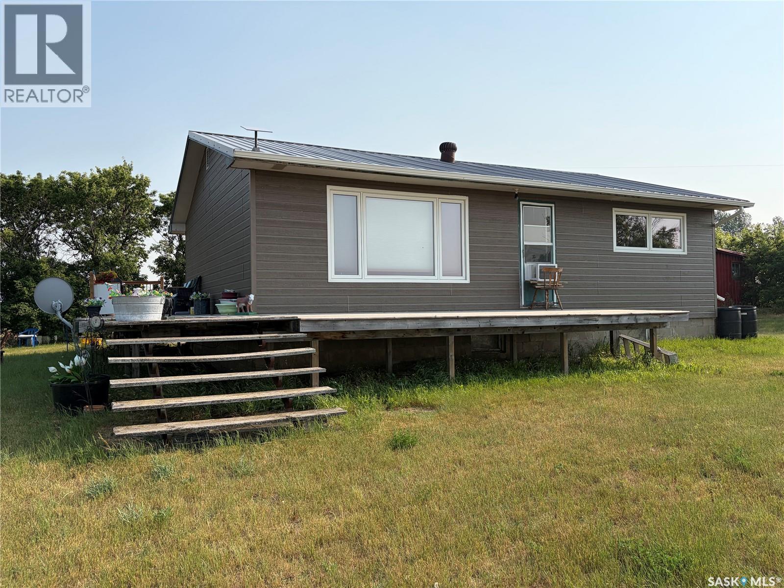 Davidson Farm, Maple Creek Rm No. 111, Saskatchewan  S0N 1N0 - Photo 3 - SK043681