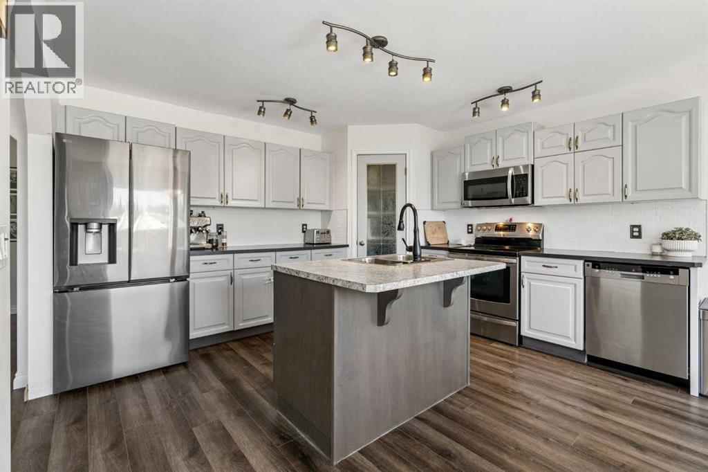 52 West Edge Road, Cochrane, Alberta  T4C 1L1 - Photo 15 - A2325313