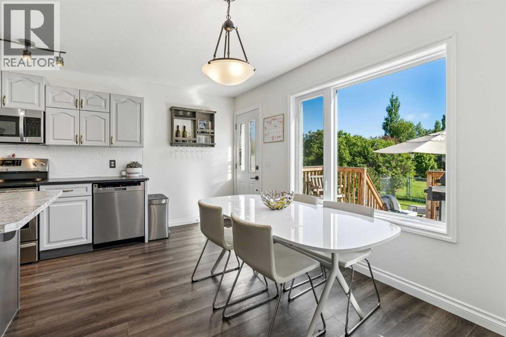 52 West Edge Road, Cochrane, Alberta  T4C 1L1 - Photo 12 - A2325313