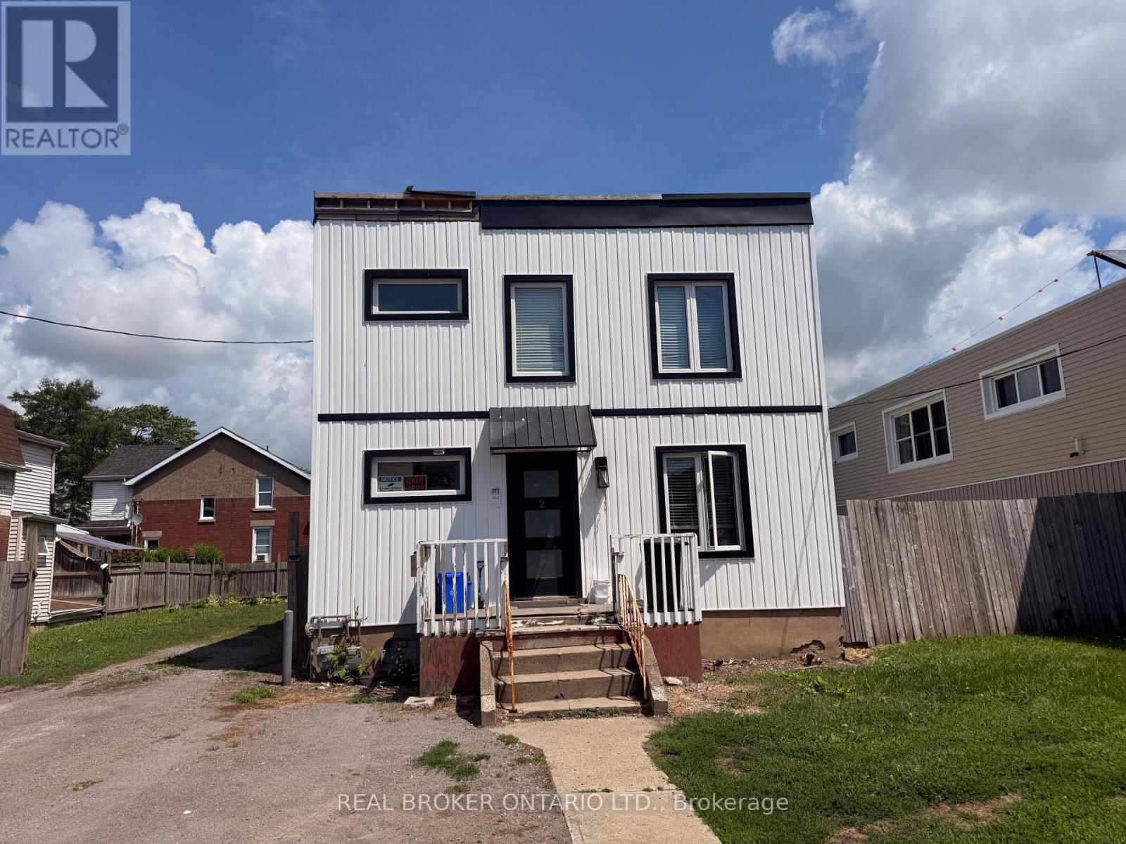 462 East Main Street, Welland, Ontario  L3B 3X6 - Photo 1 - X13606126