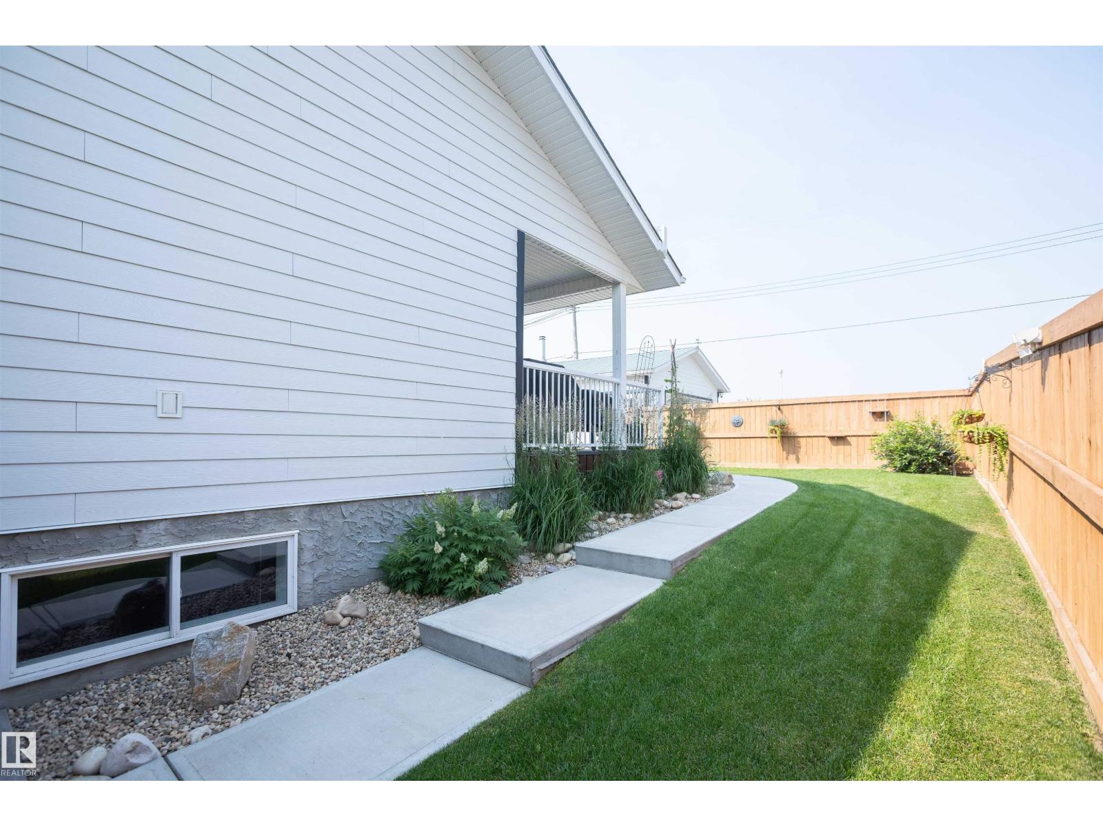 5404 60th Street, Barrhead, Alberta  T7N 1C1 - Photo 4 - E4500764