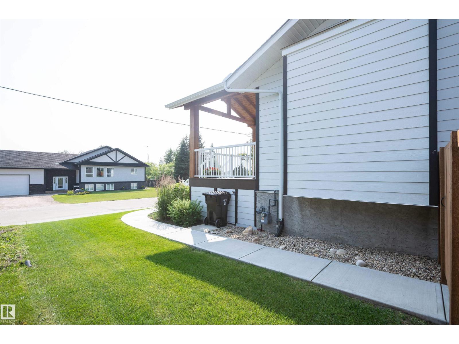 5404 60th Street, Barrhead, Alberta  T7N 1C1 - Photo 5 - E4500764