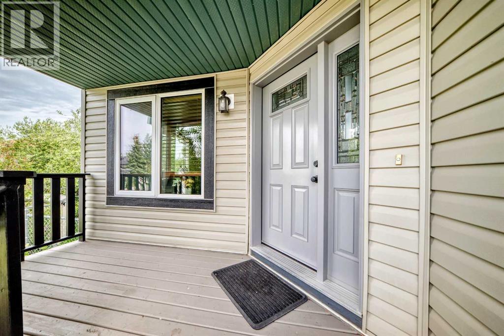 167 Fairways Close NW, Airdrie, Alberta  T4B 2P4 - Photo 3 - A2317557