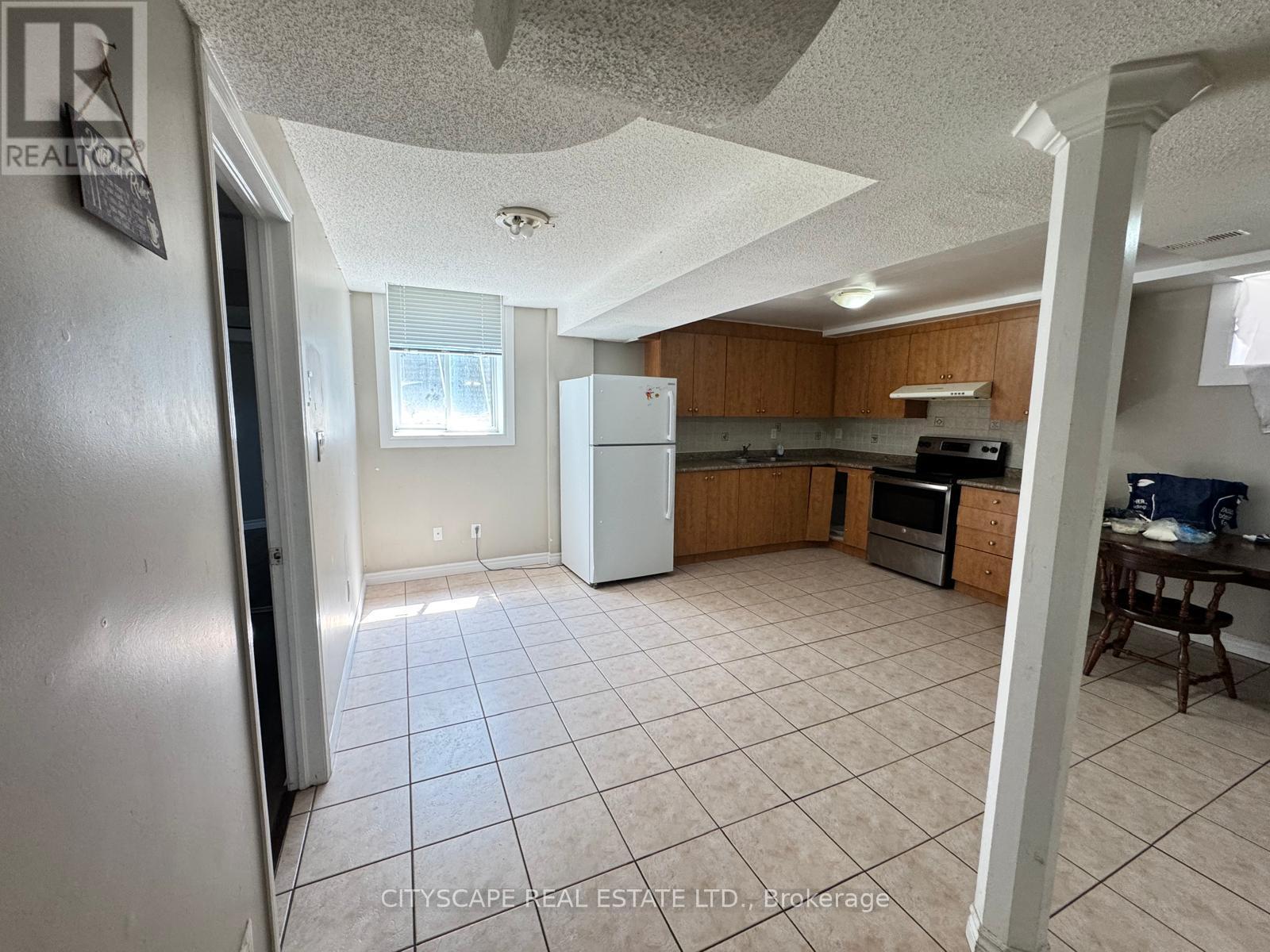 Bsmt - 112 Worthington Avenue, Brampton, Ontario  L7A 3H3 - Photo 3 - W13606106