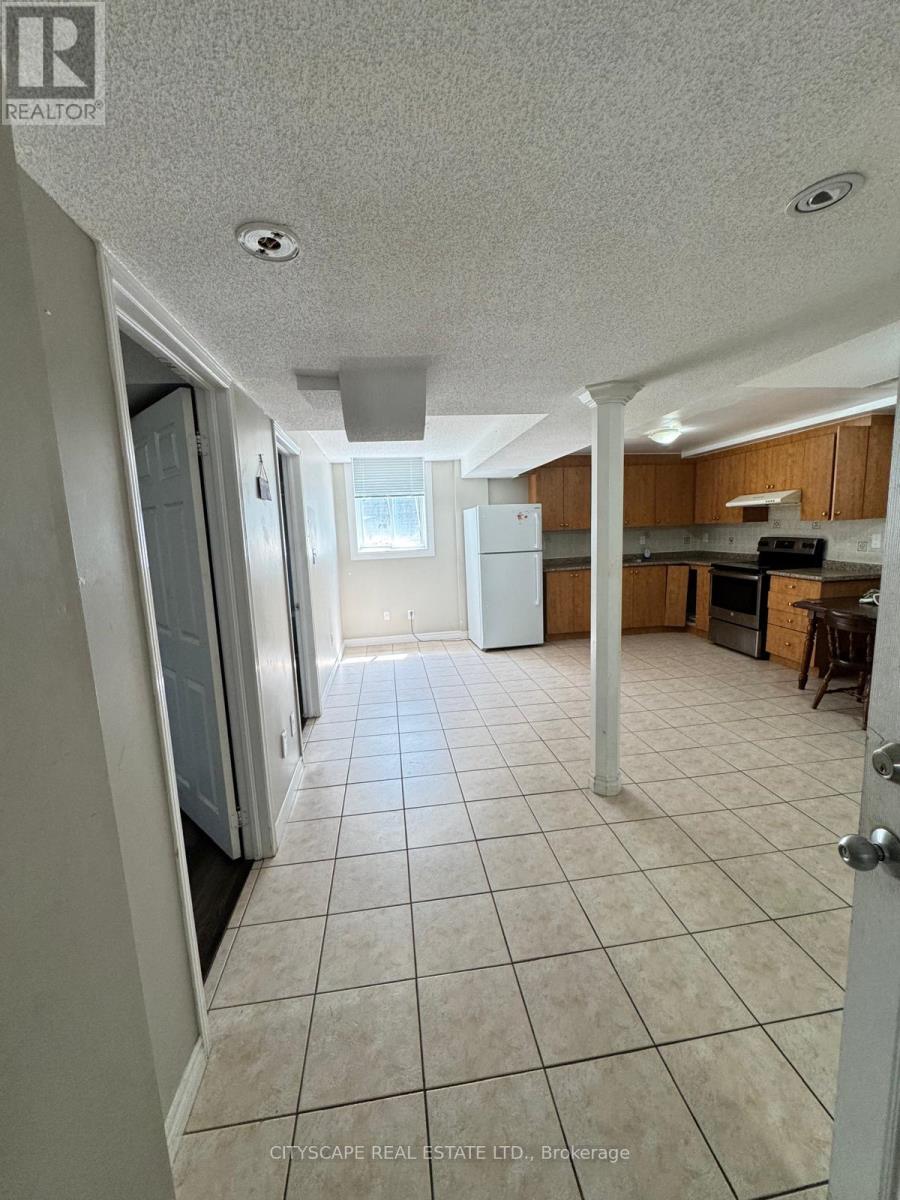 Bsmt - 112 Worthington Avenue, Brampton, Ontario  L7A 3H3 - Photo 5 - W13606106