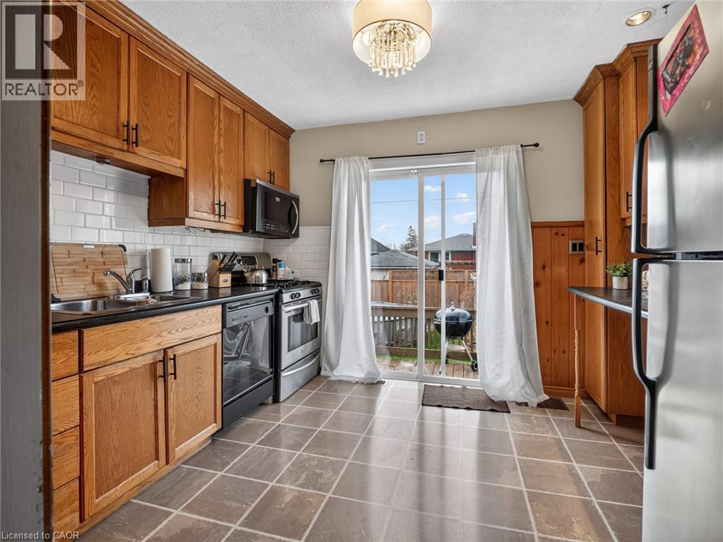 65 Christmas Street, Port Colborne, Ontario L3K 1M4 - Photo 12 - 40851146