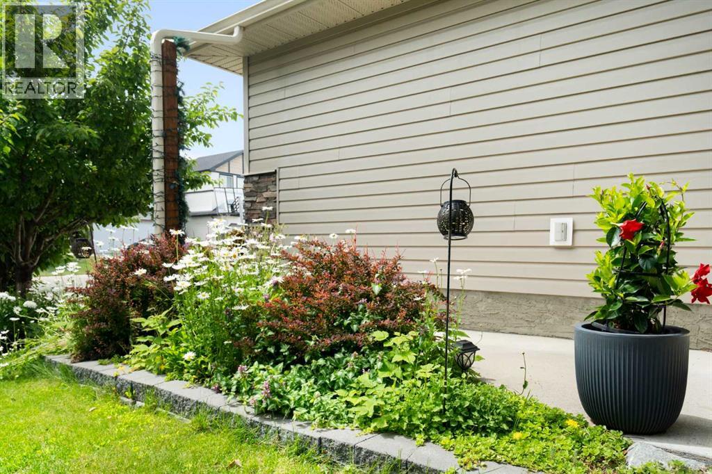 70 Everwoods Park SW, Calgary, Alberta  T2Y 0G3 - Photo 40 - A2324994