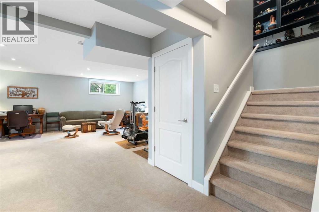 70 Everwoods Park SW, Calgary, Alberta  T2Y 0G3 - Photo 25 - A2324994