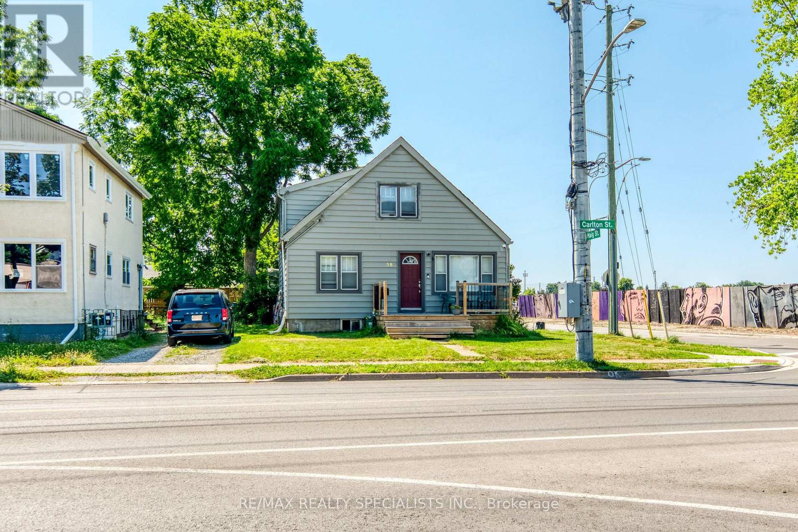 58 CARLTON STREET, St. Catharines, Ontario