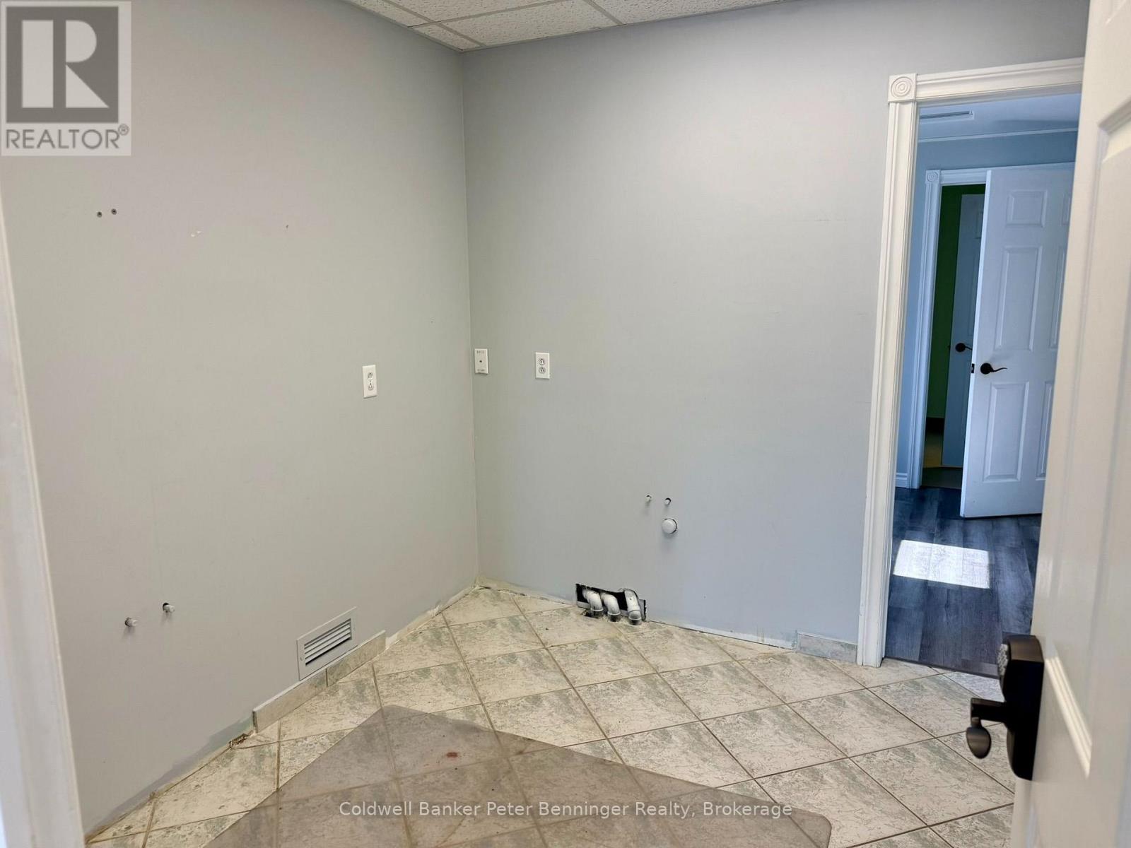 594 11th Street, Hanover, Ontario  N4N 1T5 - Photo 5 - X13042080