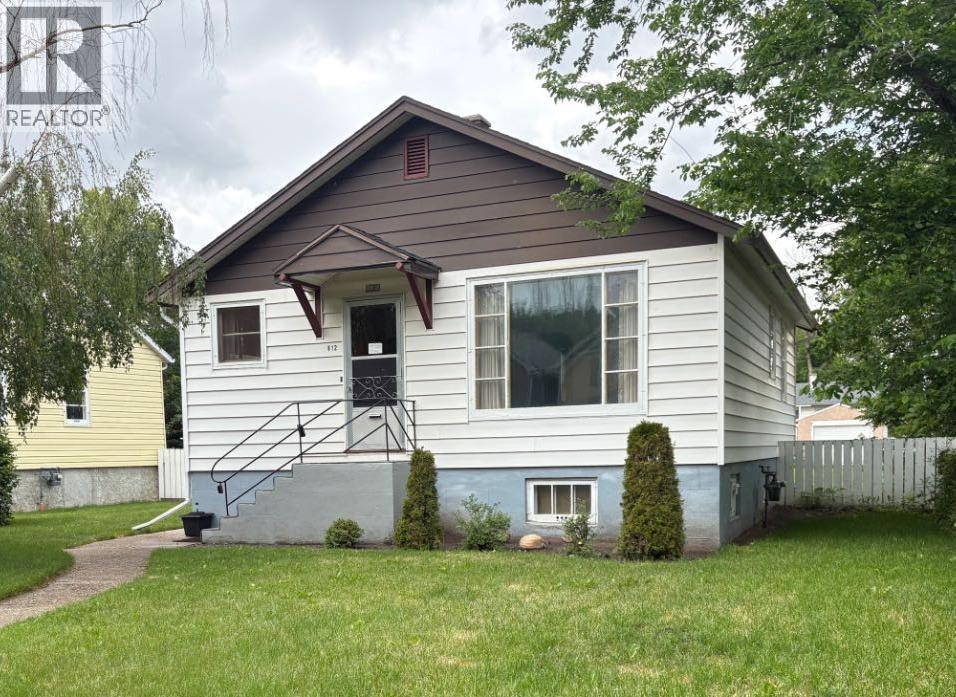 812 6 Street S, Lethbridge, Alberta  T1J 2E8 - Photo 2 - A2305318