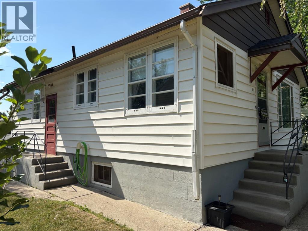 812 6 Street S, Lethbridge, Alberta
