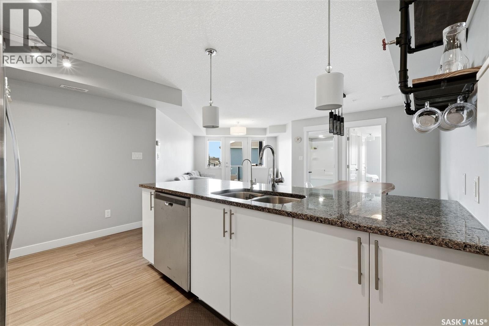 212 5301 Universal Crescent, Regina, Saskatchewan  S4W 0L2 - Photo 4 - SK043508