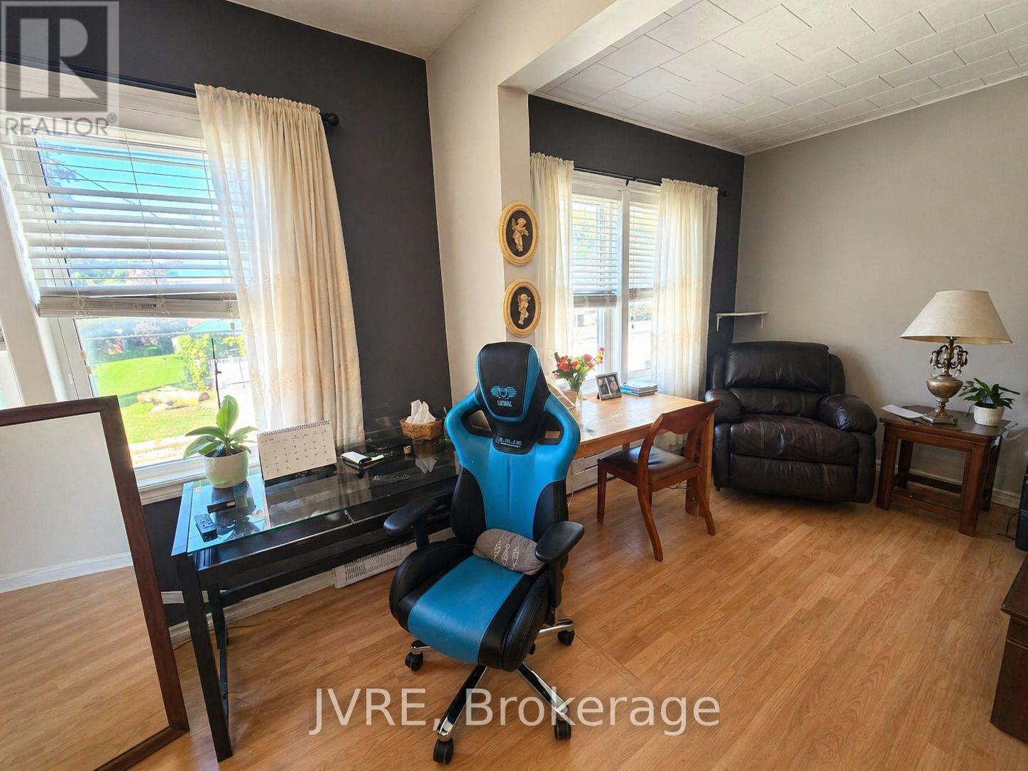 205 Winstanley Street, North Perth, Ontario  N0K 1P0 - Photo 15 - X13606184