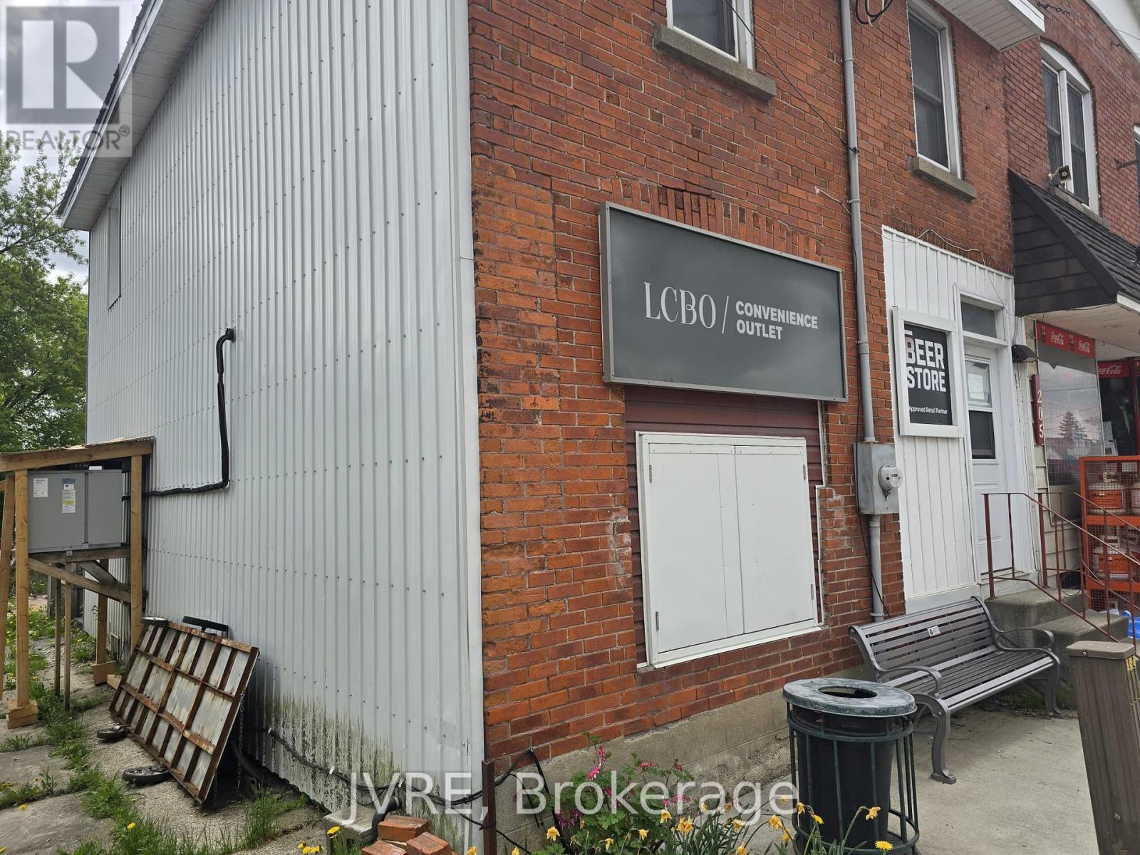 205 Winstanley Street, North Perth, Ontario  N0K 1P0 - Photo 3 - X13606184