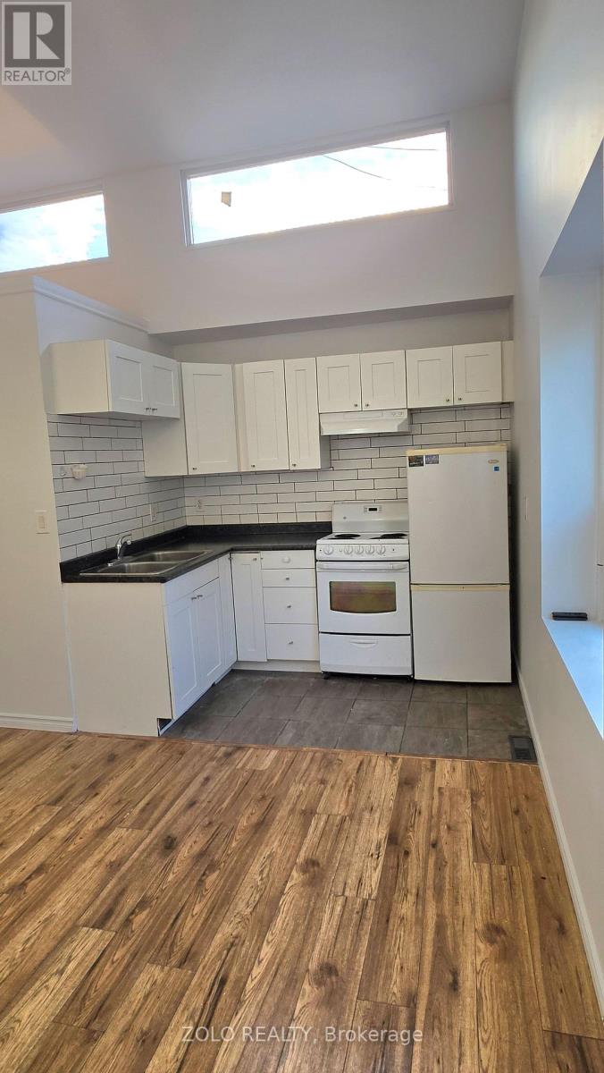 1549 O'connor Drive, Toronto, Ontario  M5B 2E7 - Photo 2 - E13532978