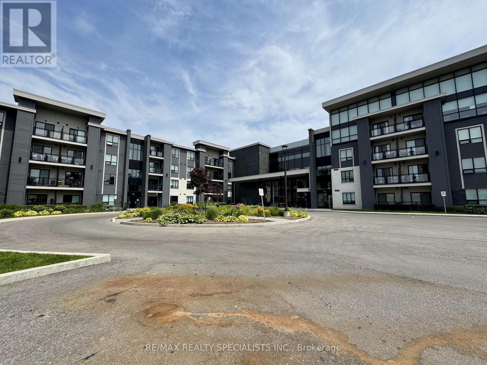 319 - 3170 ERIN MILLS PARKWAY, Mississauga, Ontario
