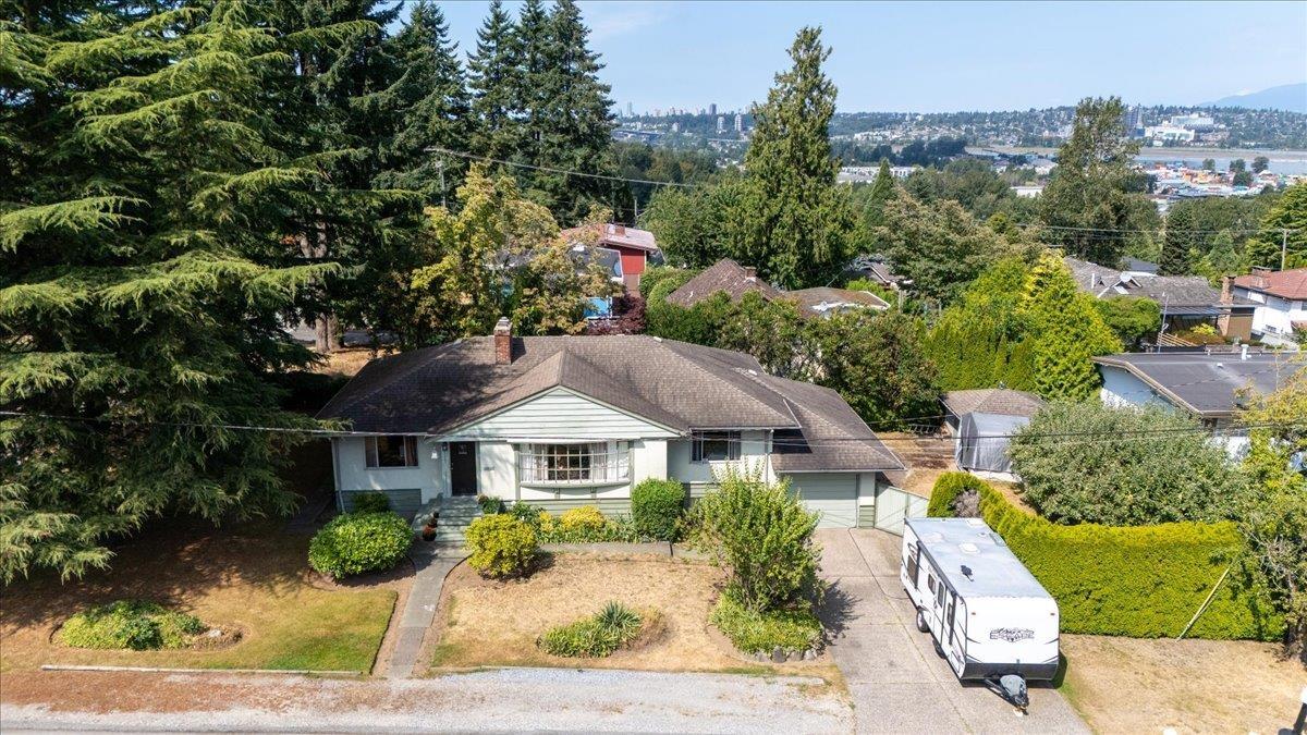 11321 136a Street, Surrey, British Columbia  V3R 3C4 - Photo 2 - R3147908