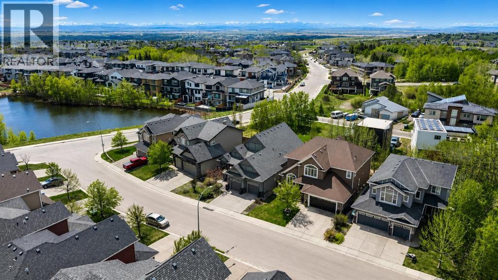 21 Rockford Road NW, Calgary, Alberta  T3G 0c9 - Photo 2 - A2330780