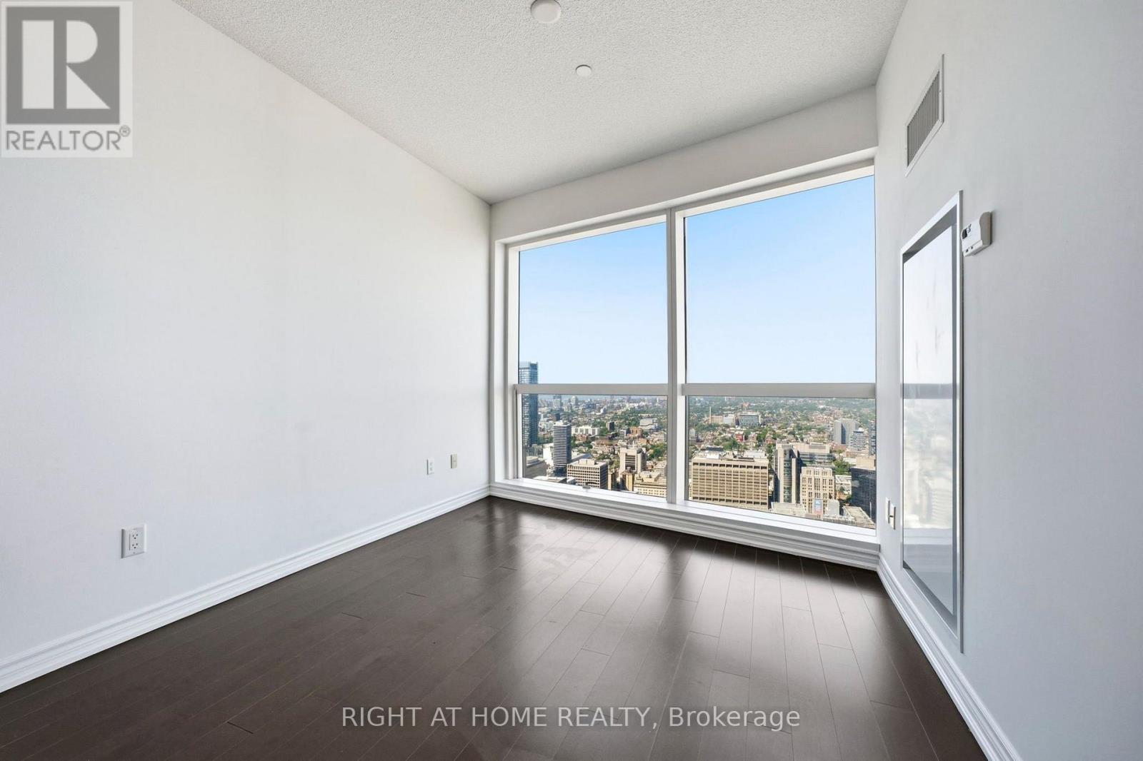 5614 - 386 Yonge Street, Toronto, Ontario  M5B 0A5 - Photo 3 - C13606260