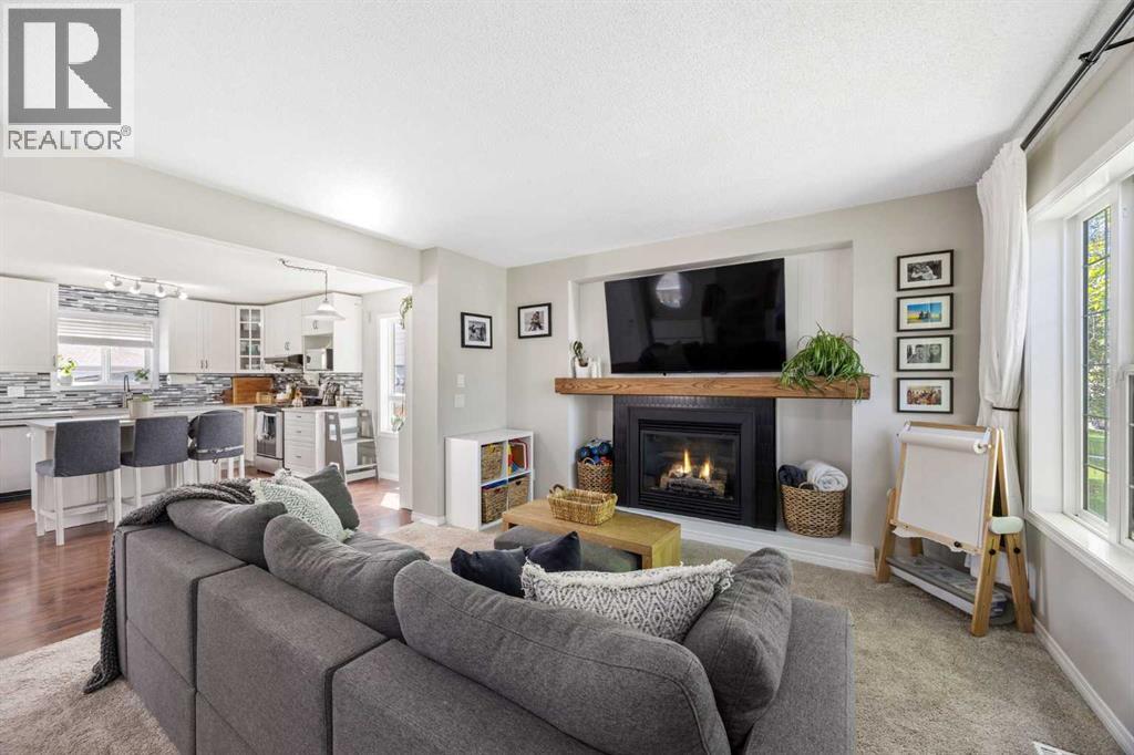 8 Cimarron Grove Rise, Okotoks, Alberta  T1S 0A6 - Photo 2 - A2313532