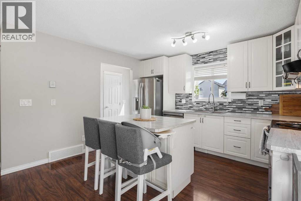 8 Cimarron Grove Rise, Okotoks, Alberta  T1S 0A6 - Photo 10 - A2313532