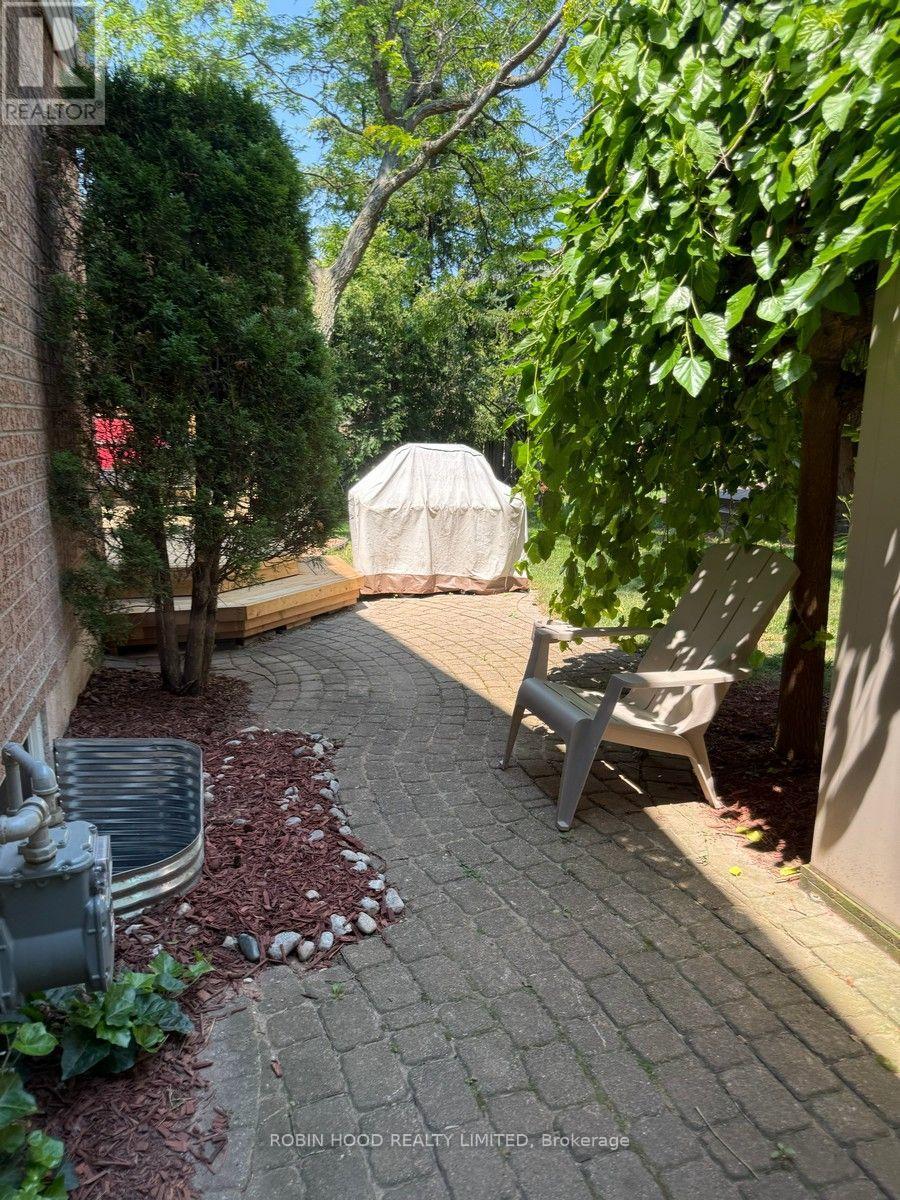 495 - 495 Taylor Crescent, Burlington, Ontario  L7L 6G2 - Photo 10 - W13606268