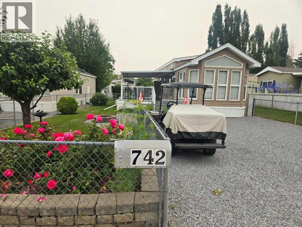 742,  Carefree Resort, rural red deer county, Alberta