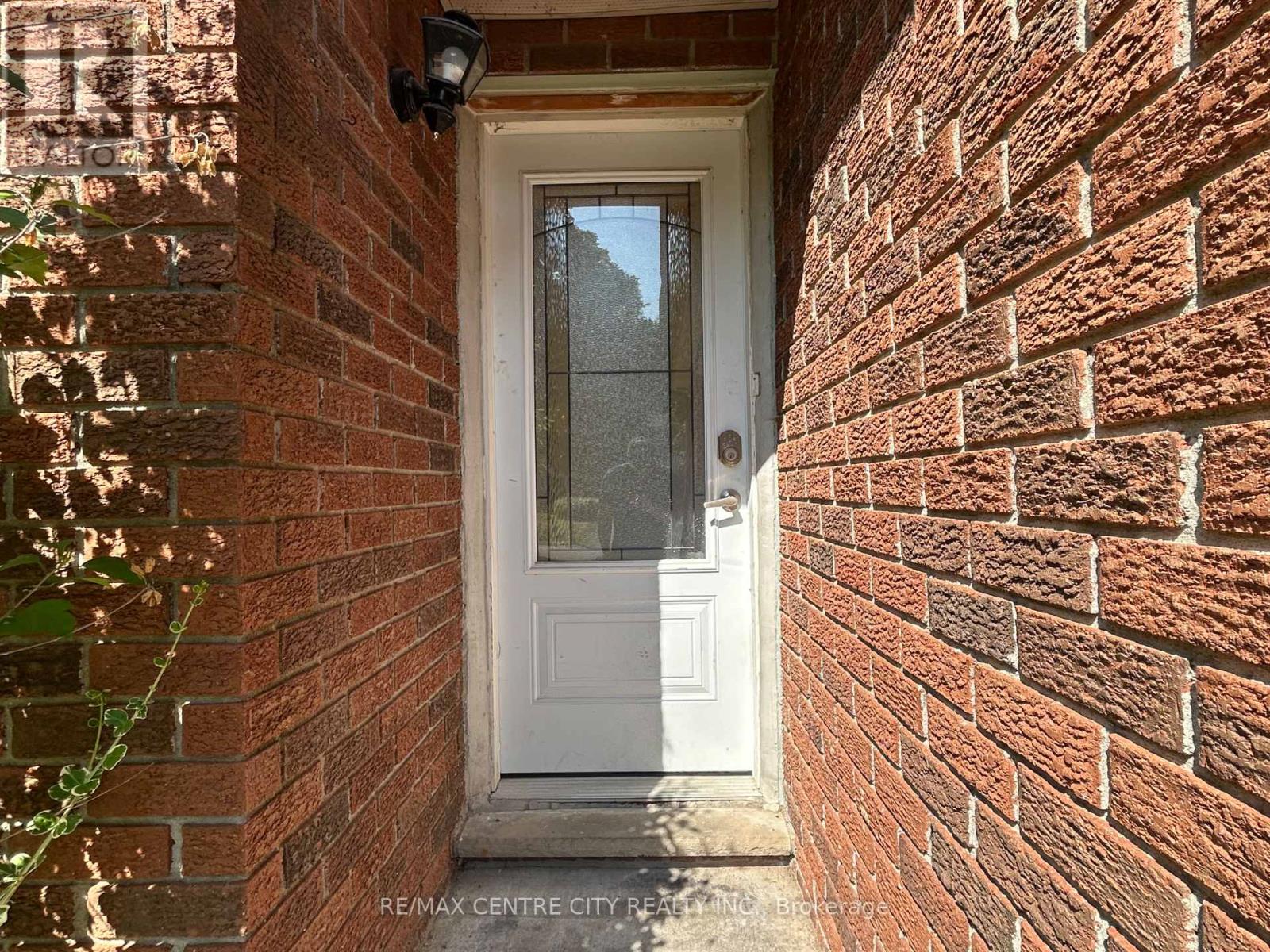 67 Walmer Gardens, London North, Ontario  N6G 4H5 - Photo 3 - X13606290