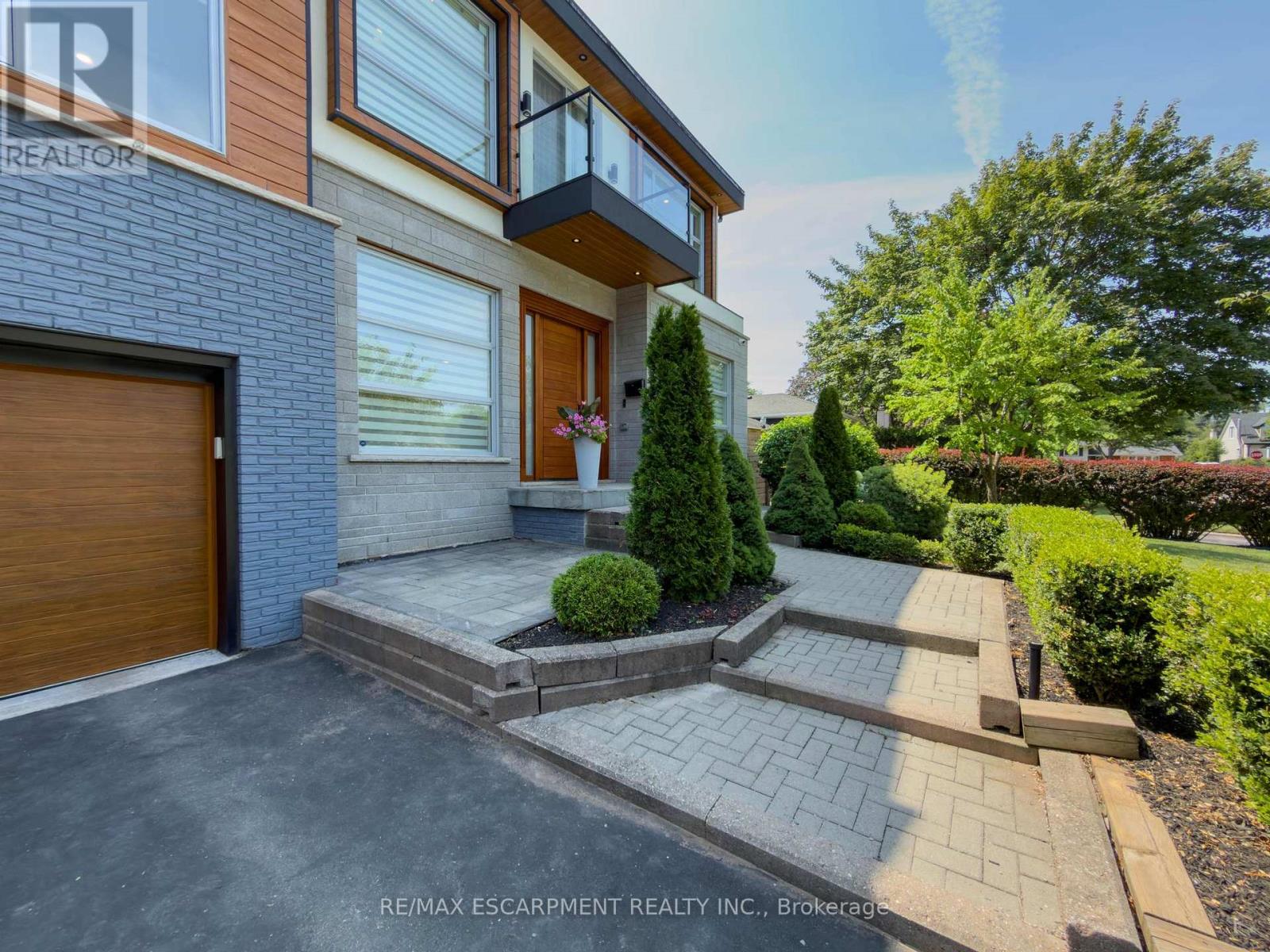 5178 Hunter Drive, Burlington, Ontario  L7L 3H8 - Photo 4 - W13606298