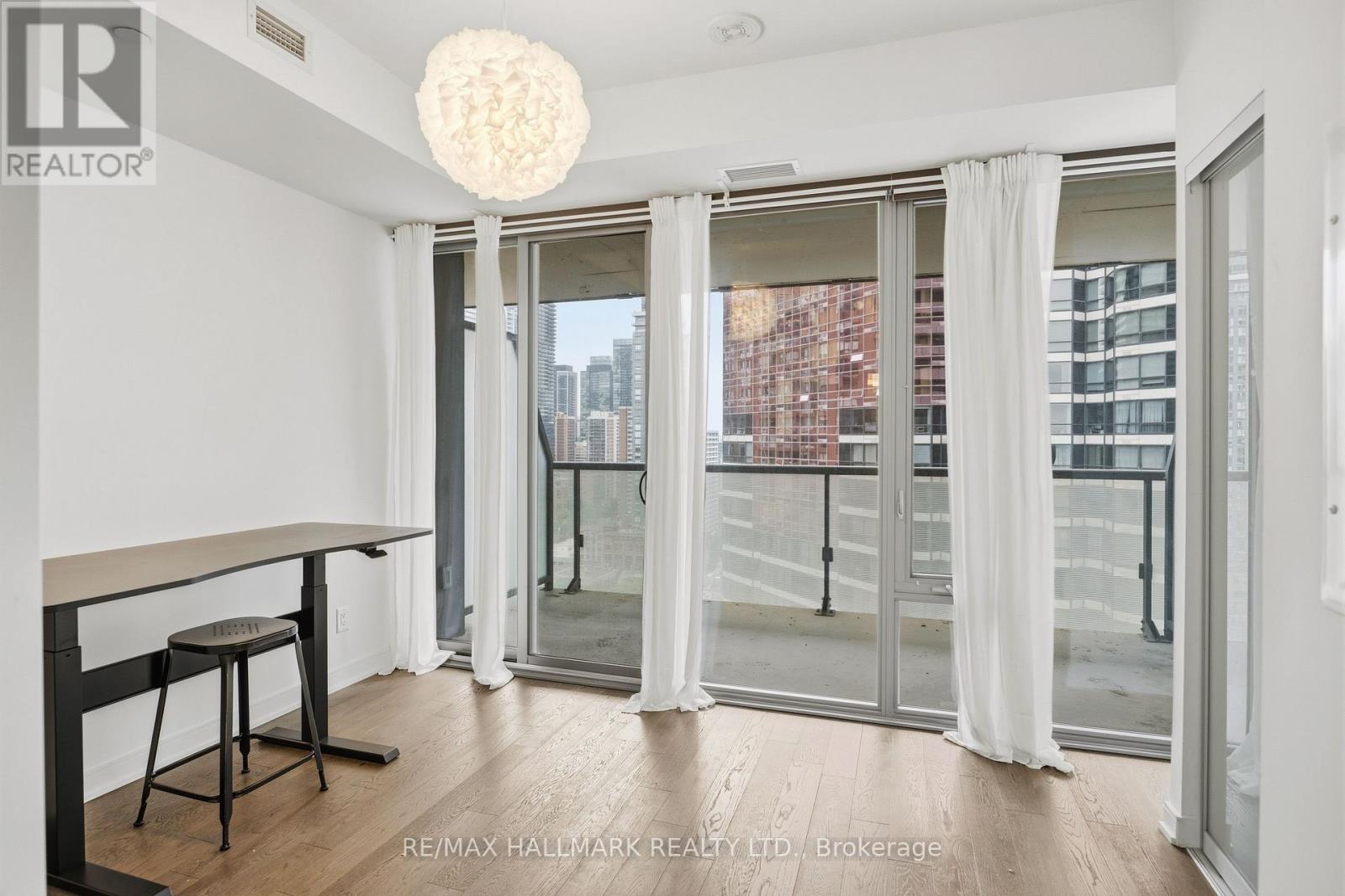 1811 - 57 St Joseph Street, Toronto, Ontario  M5S 0C5 - Photo 18 - C13606324