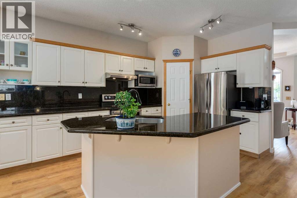 165 Chaparral Villas SE, Calgary, Alberta  T2X 3N5 - Photo 6 - A2331763