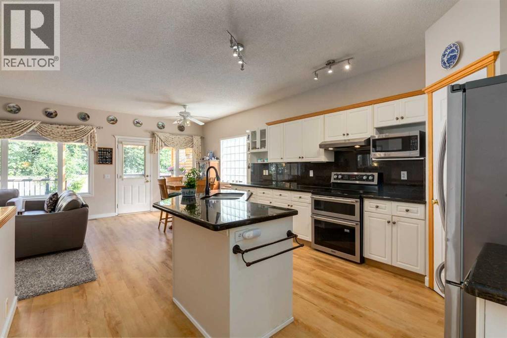 165 Chaparral Villas SE, Calgary, Alberta  T2X 3N5 - Photo 8 - A2331763