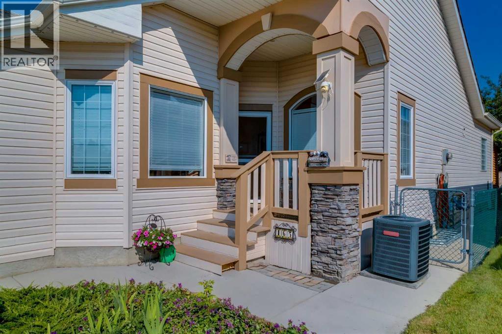 165 Chaparral Villas SE, Calgary, Alberta  T2X 3N5 - Photo 2 - A2331763