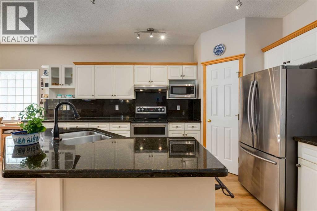 165 Chaparral Villas SE, Calgary, Alberta  T2X 3N5 - Photo 7 - A2331763