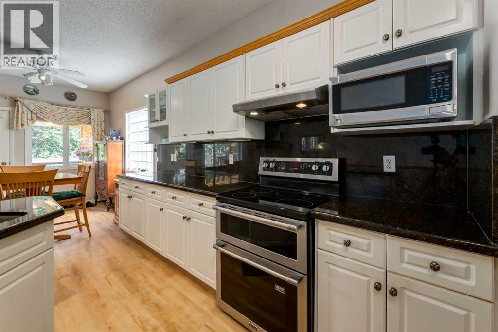165 Chaparral Villas SE, Calgary, Alberta  T2X 3N5 - Photo 9 - A2331763