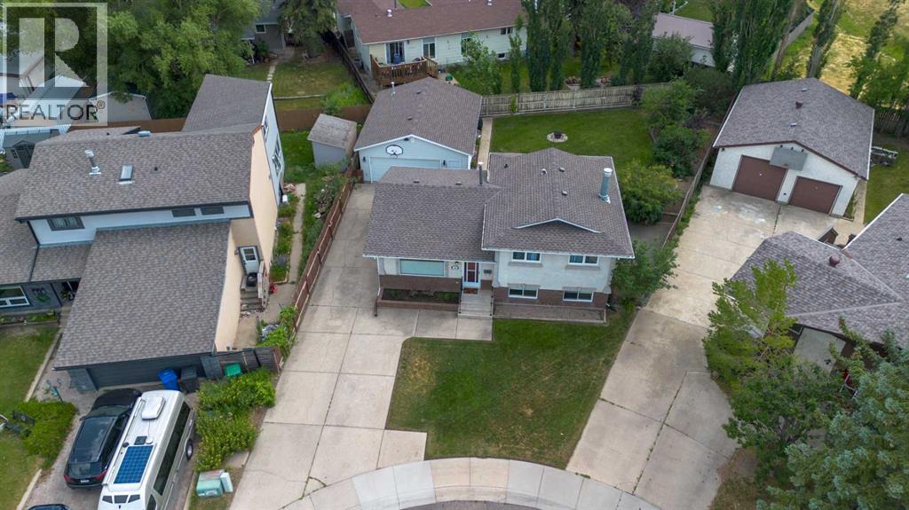 46 Oxford Road W, Lethbridge, Alberta