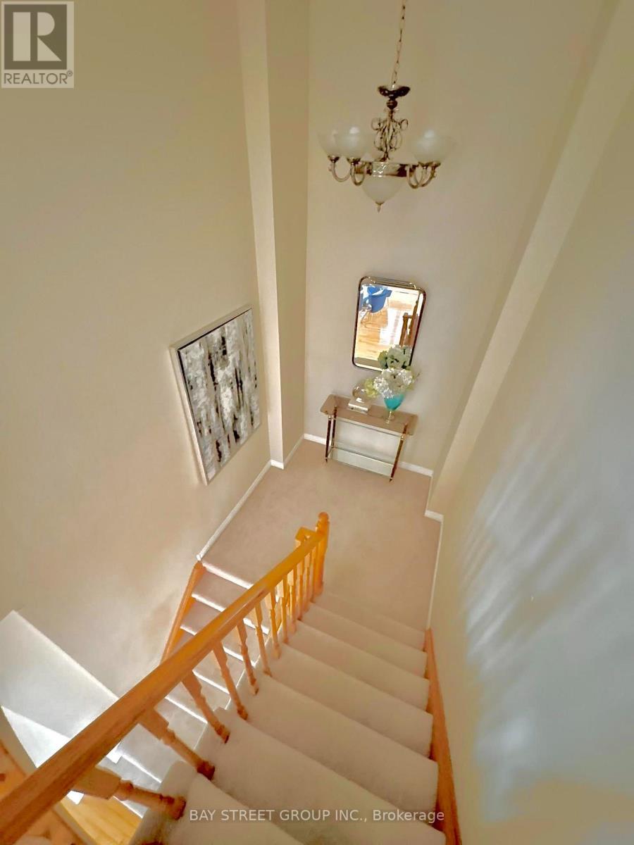211 Stonebridge Drive, Markham, Ontario  L6C 2S2 - Photo 10 - N13509662