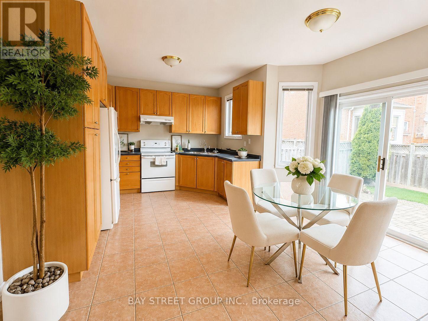 211 Stonebridge Drive, Markham, Ontario  L6C 2S2 - Photo 9 - N13509662