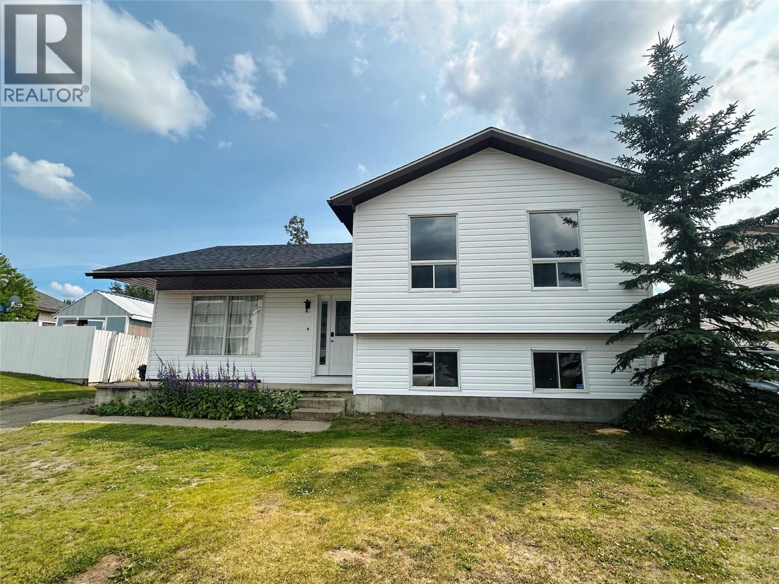 156 VALLEYVIEW Crescent, Tumbler Ridge, British Columbia