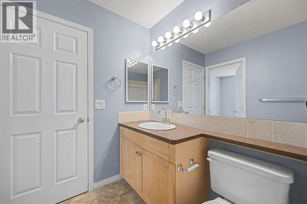 65 Royal Birch Villas NW, Calgary, Alberta  T3G 5V2 - Photo 17 - A2330143