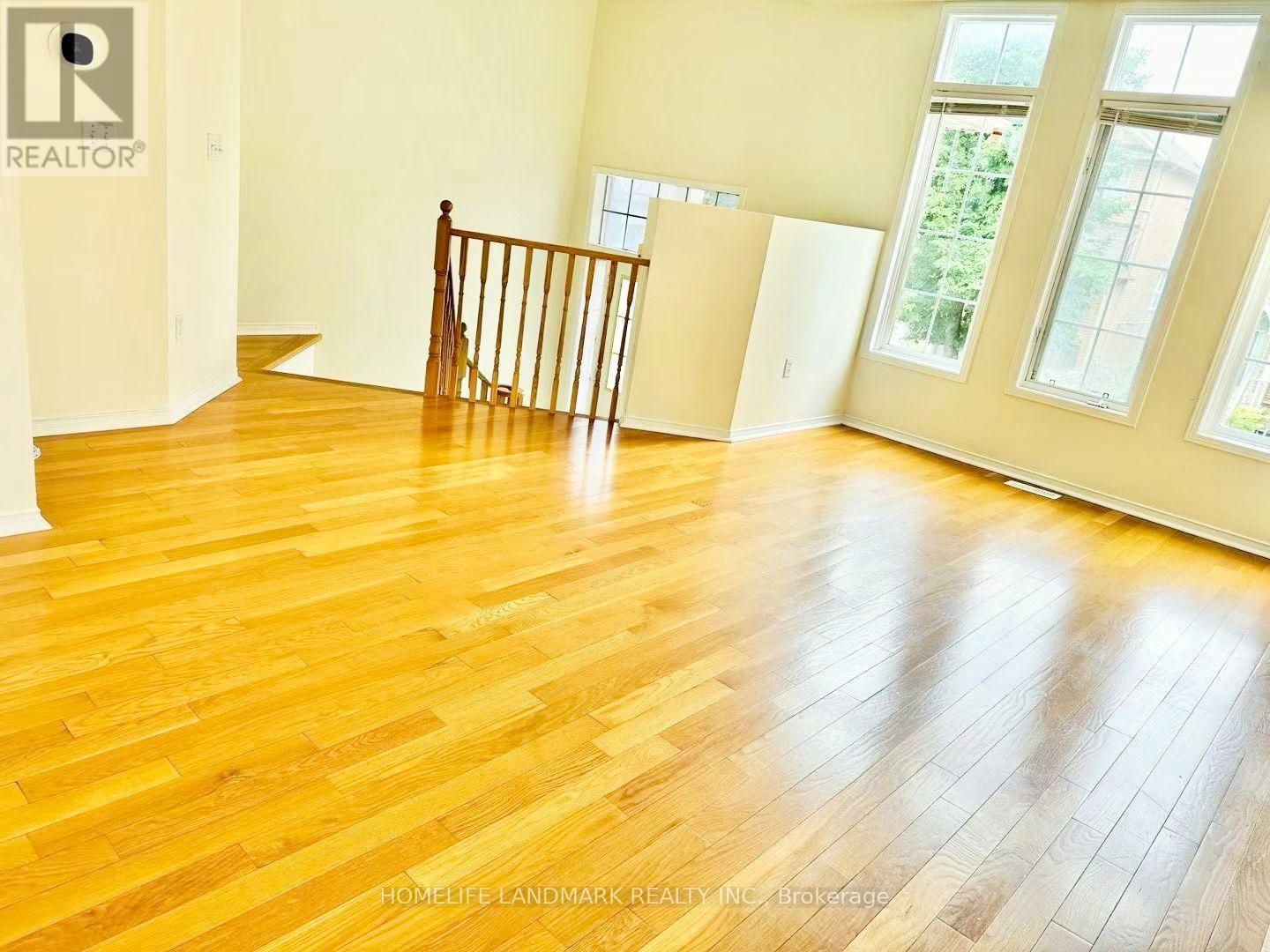 19 Fairlawn Avenue, Markham, Ontario  L6C 2E7 - Photo 2 - N13606396