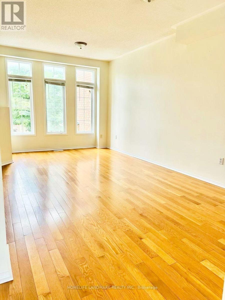 19 Fairlawn Avenue, Markham, Ontario  L6C 2E7 - Photo 6 - N13606396