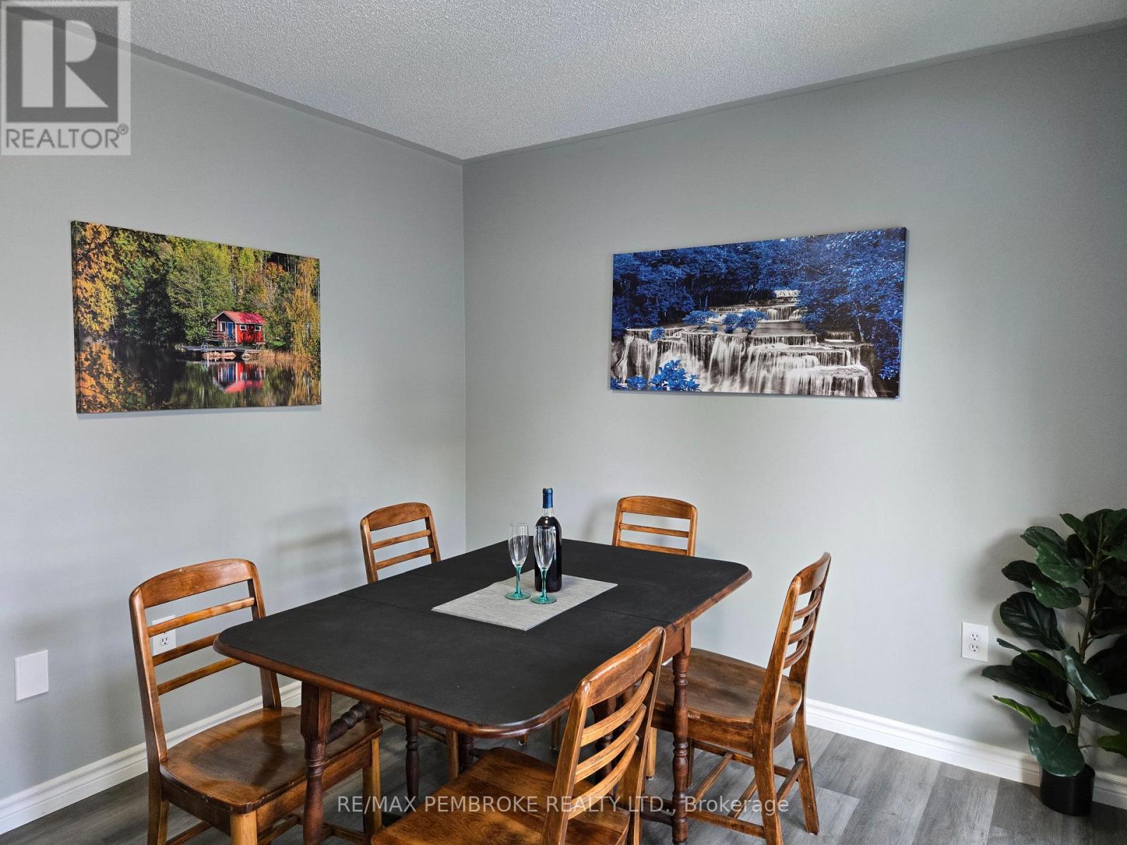 56 Robertson Drive, Whitewater Region, Ontario  K0J 1C0 - Photo 14 - X12962636