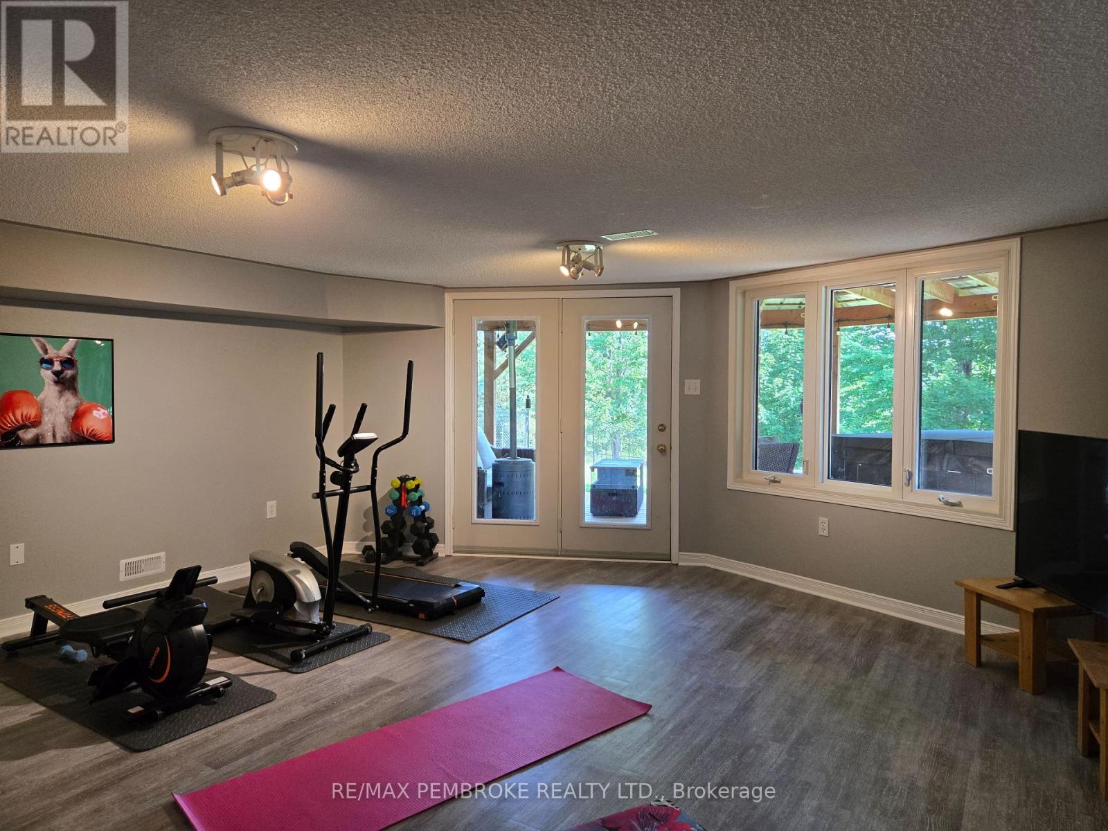 56 Robertson Drive, Whitewater Region, Ontario  K0J 1C0 - Photo 30 - X12962636