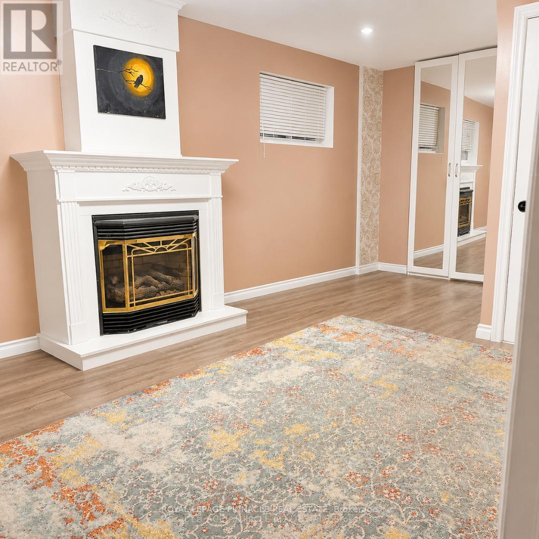 3427 Martins Pine Crescent, Mississauga, Ontario  L5L 1G3 - Photo 2 - W13158652